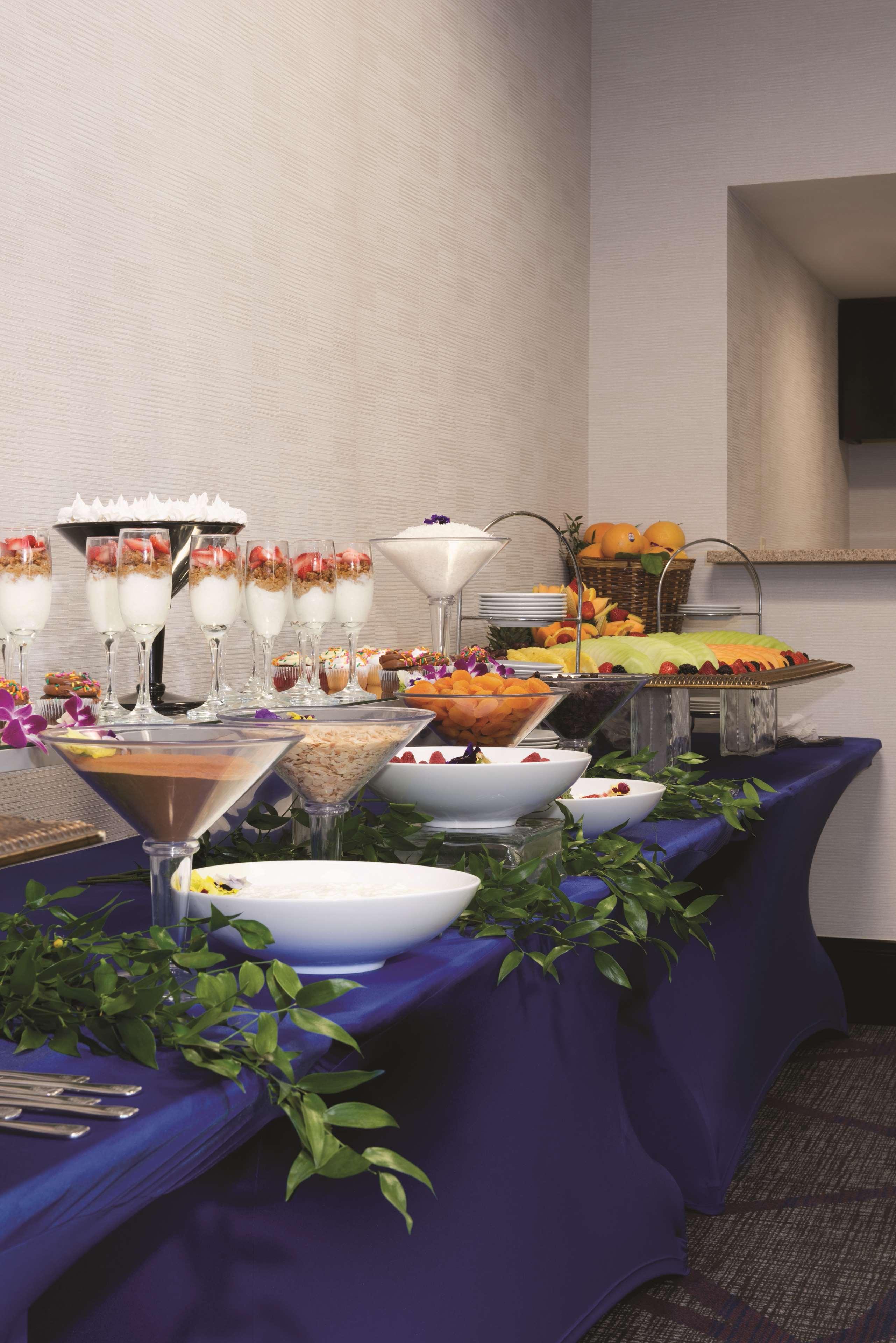 ฮิลตั้นลองไอซ์แลนด์/ฮันทิงตั้น โฮเต็ล Hotel เมลวิลล์ ร้านอาหาร รูปภาพ